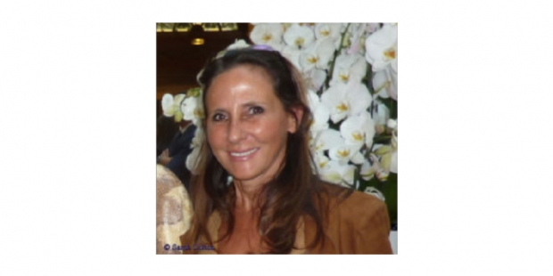 1. photo of christine_lg on light ground